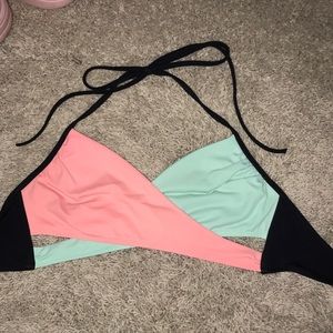 victoria secret/pink baithingsuit top. size small